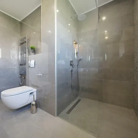 Harbour Sea View Apartment *